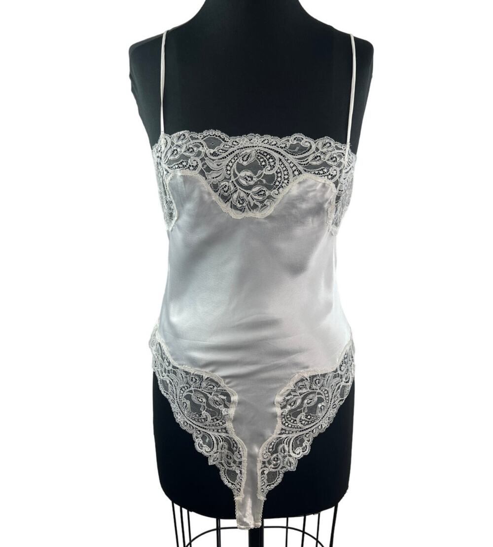 VINTAGE White Bodysuit Satin Lace Paisley Spaghetti Square Neck Sz Medium M USA
